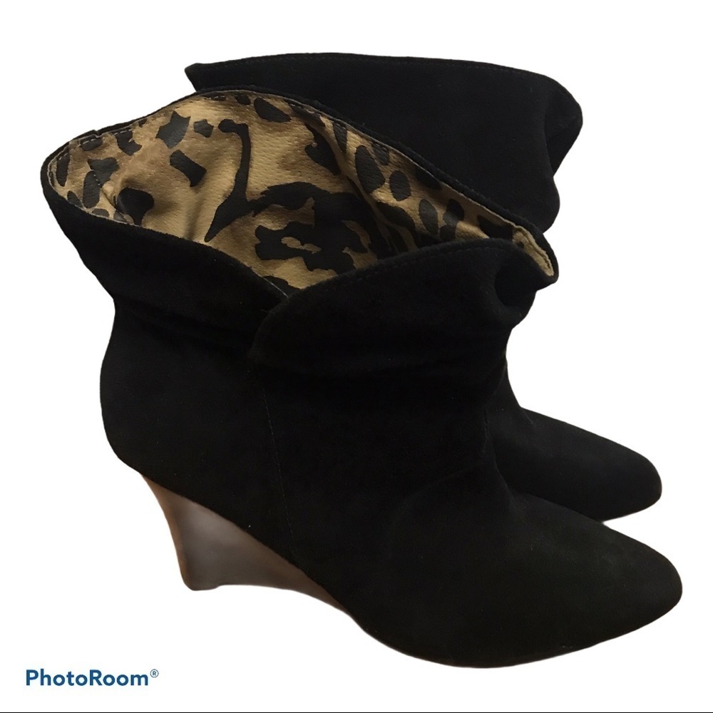 Caressa Women’s Black Ankle Wedge Lined Booties